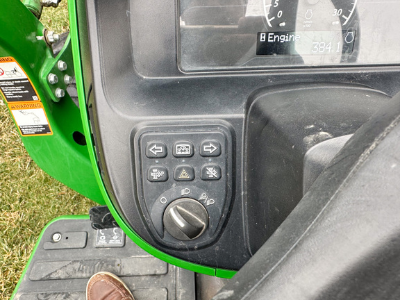 2020 John-Deere 3032E