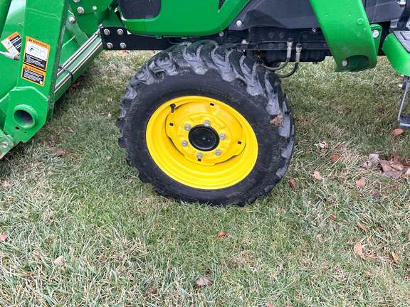 2020 John-Deere 3032E