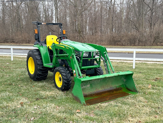 2020 John-Deere 3032E