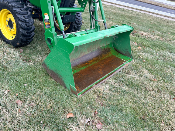 2020 John-Deere 3032E