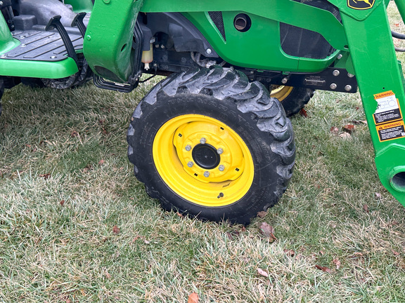 2020 John-Deere 3032E