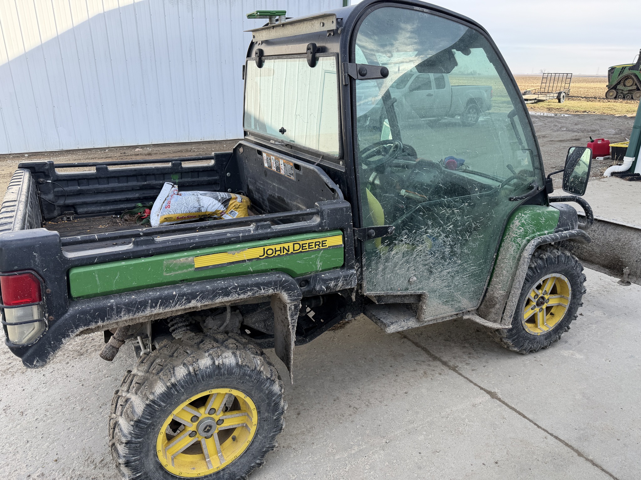 2011 John Deere XUV 825I GREEN Image 1