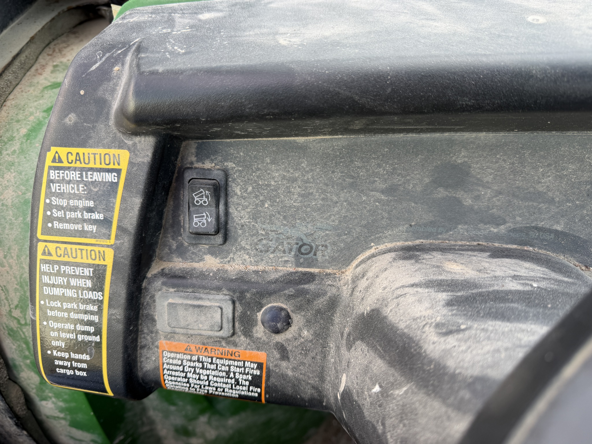 2011 John Deere XUV 825I GREEN Image 18