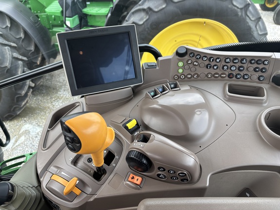 2022 John Deere 6R 145