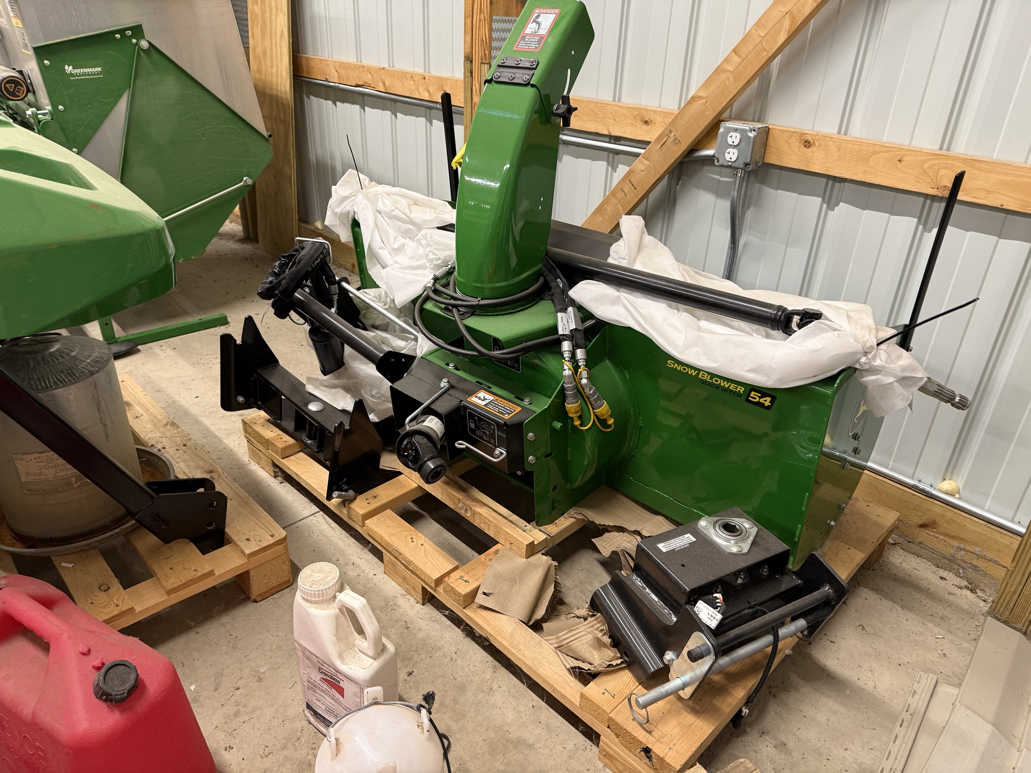 2023 John Deere 54 IN SNOWBLOWER FRONT QUICK HITCH Image 1