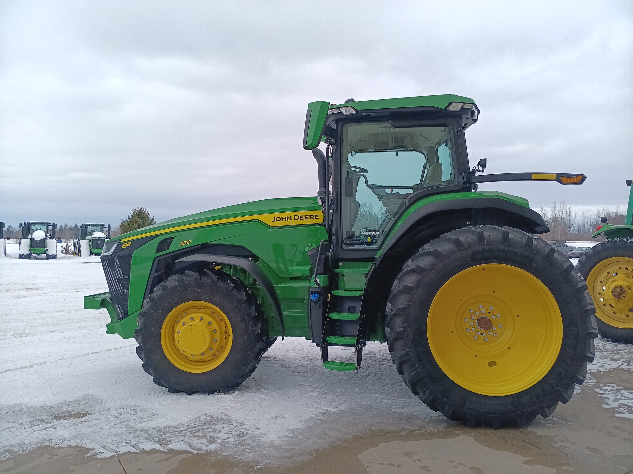 2024 John Deere 8R 250 Image 6