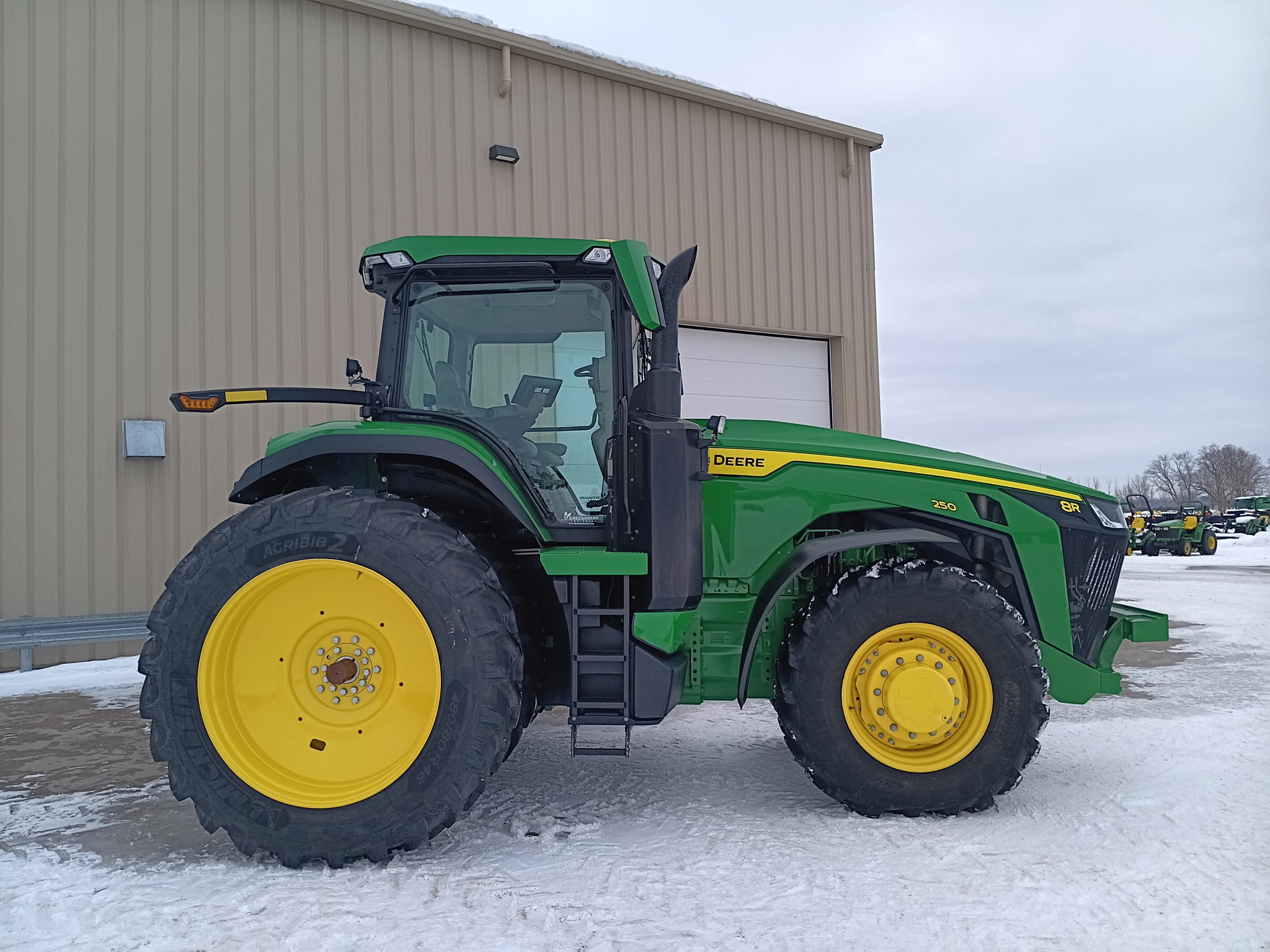 2024 John Deere 8R 250 Image 2