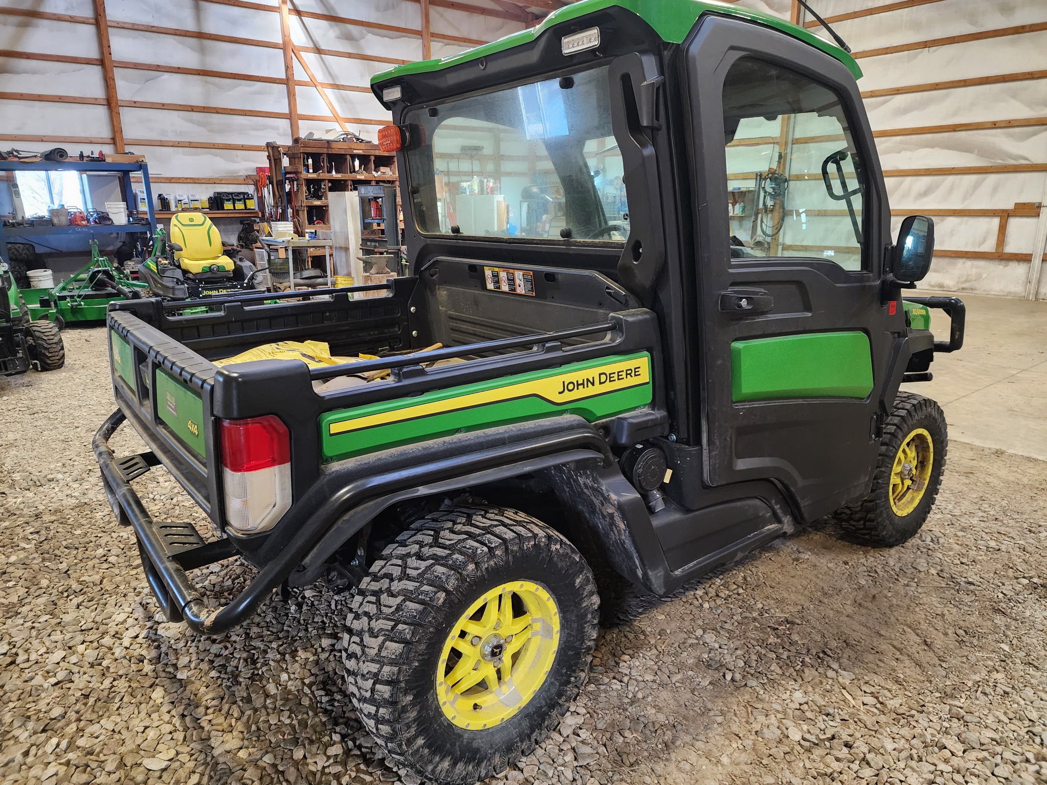 2024 John Deere XUV 835R Image 3