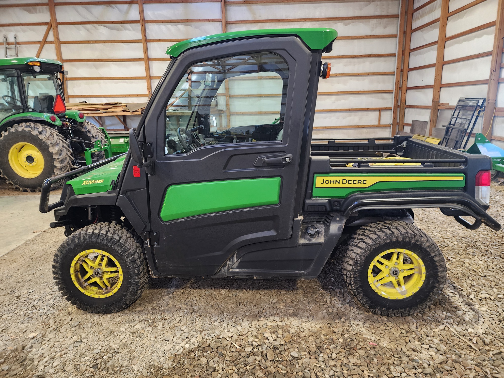 2024 John Deere XUV 835R Image 1