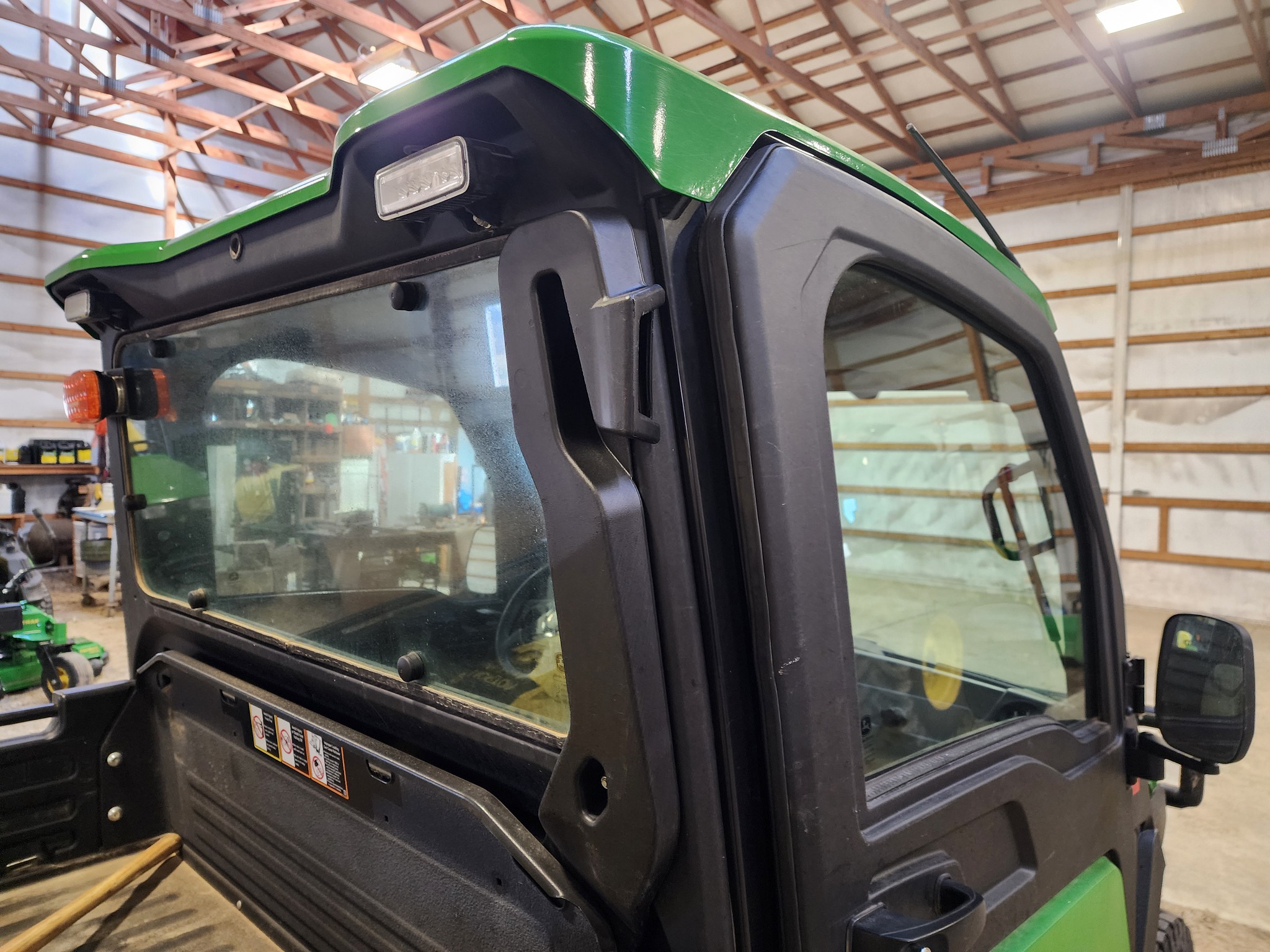 2024 John Deere XUV 835R Image 9