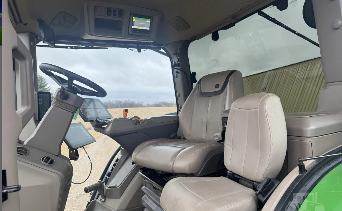 2024 John Deere 8R 410 Image 2