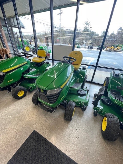 2025 John Deere X390 Image 3