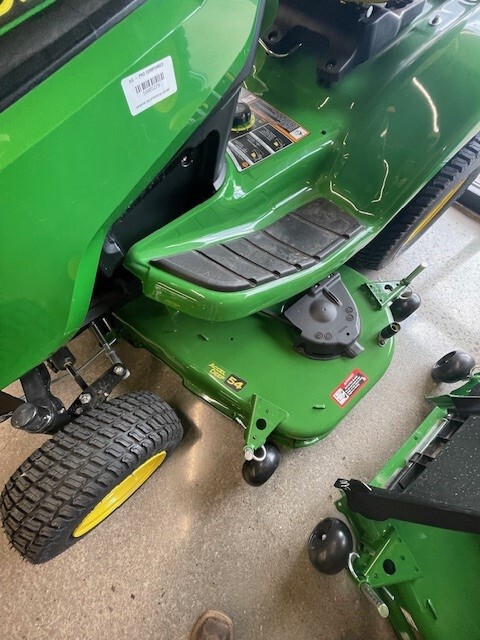 2025 John Deere X390 Image 4