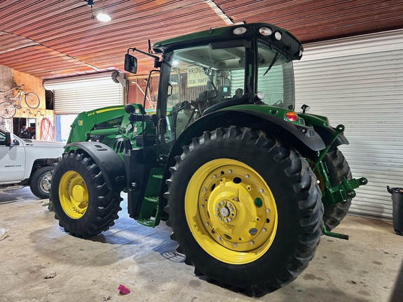 2017 John Deere 6155R