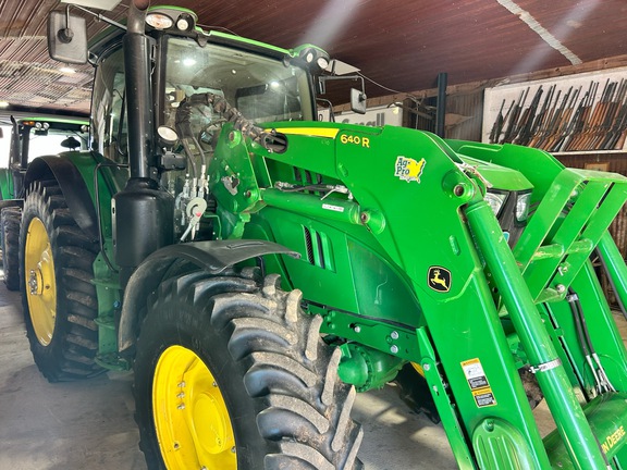 2017 John Deere 6155R