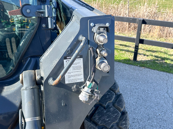 2023 John-Deere 324G