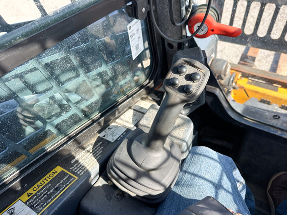 2023 John-Deere 324G