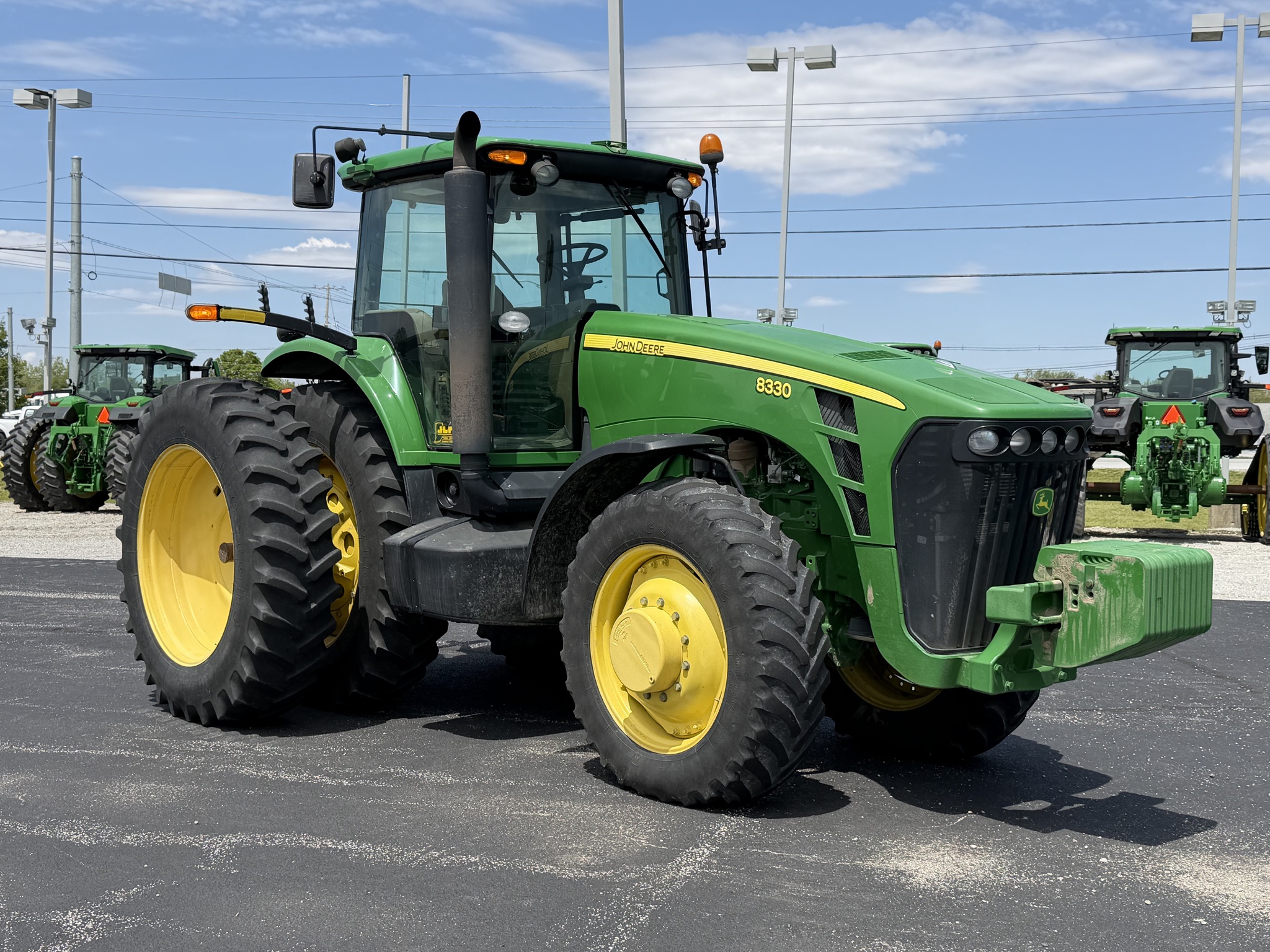 2008 John Deere 8330 Image 2