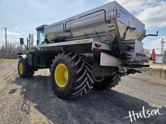 Photo of 2025 John Deere 800R