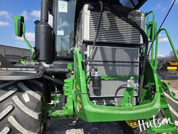 Photo of 2025 John Deere 800R