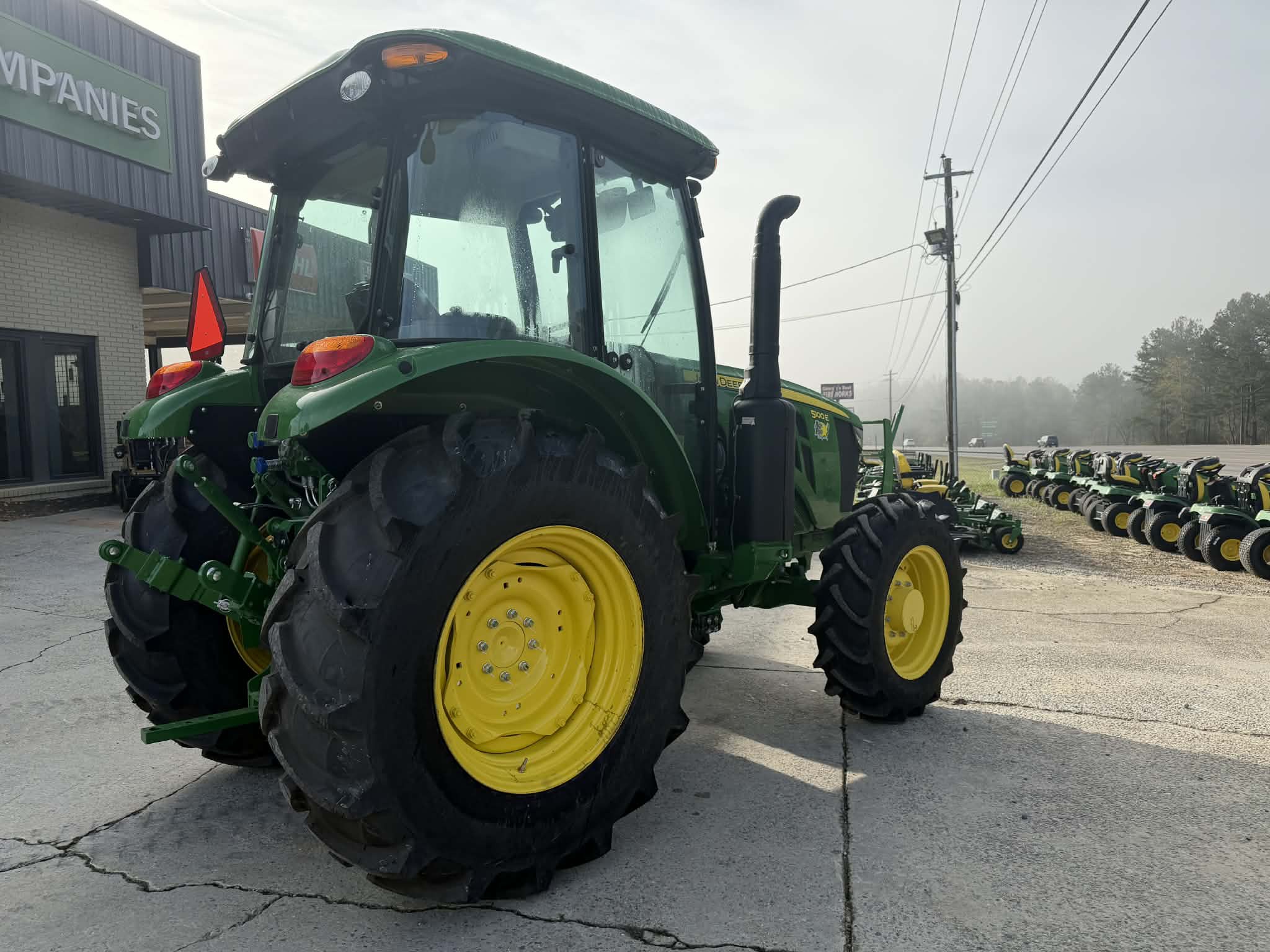 2026 John Deere 5100E Image 6