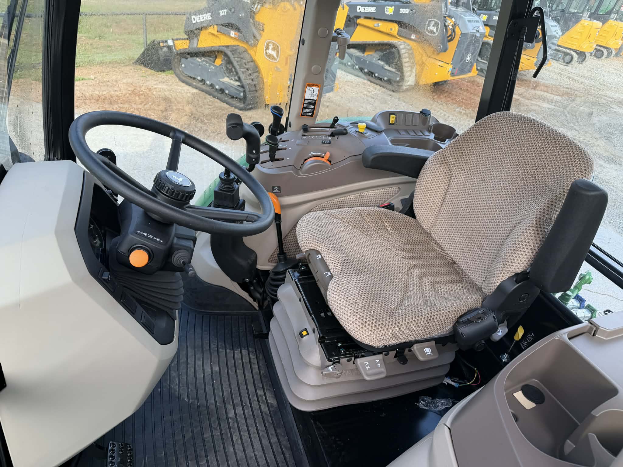 2026 John Deere 5100E Image 8