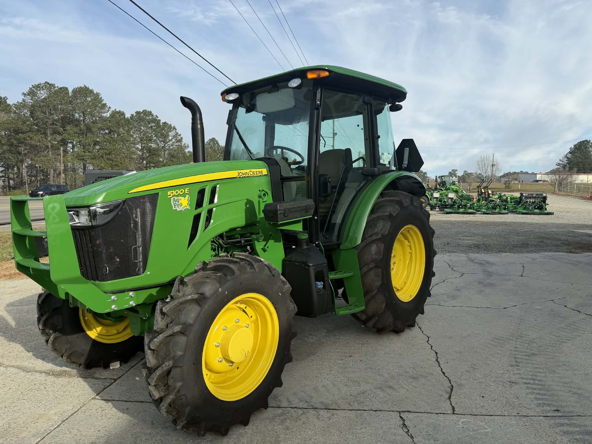 2026 John Deere 5100E Image 2