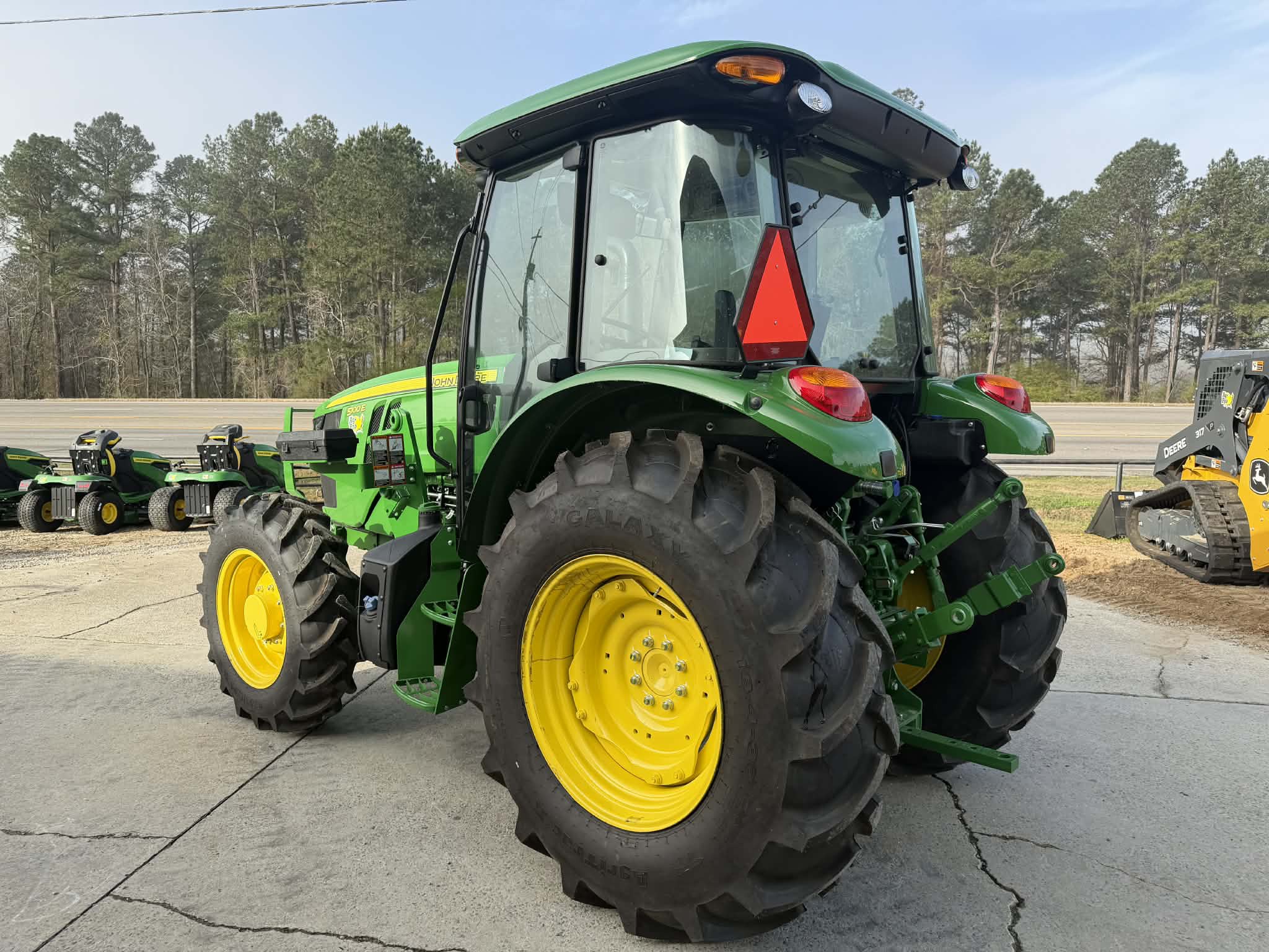 2026 John Deere 5100E Image 5