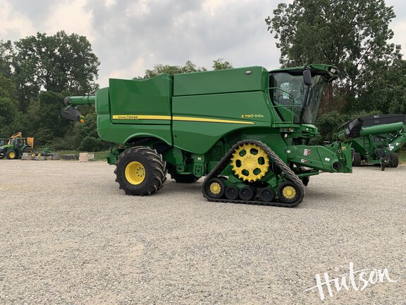 Photo of 2023 John Deere S790