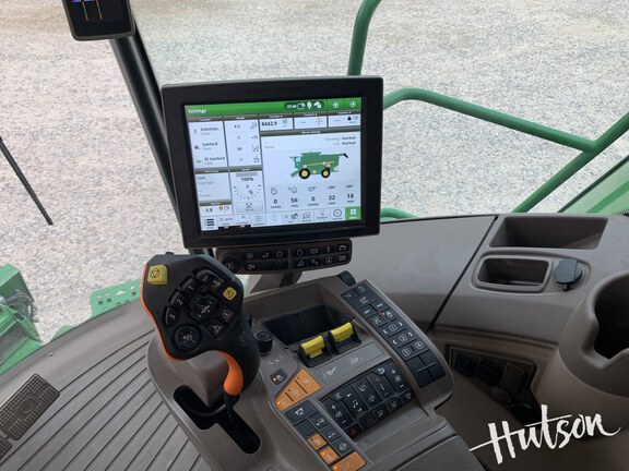 Photo of 2023 John Deere S790