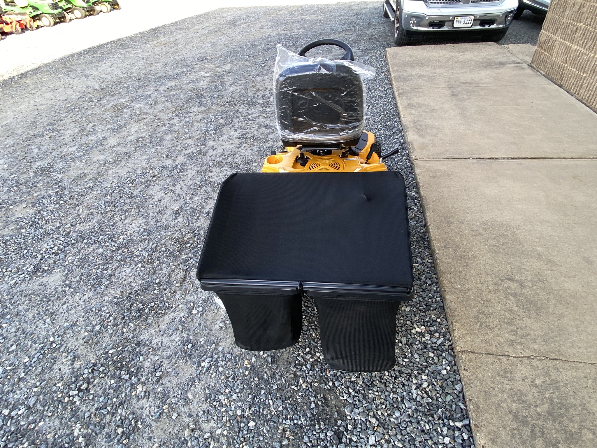 2023 Cub Cadet CC 30 H Image 4