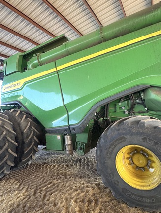Photo of 2023 John Deere X9 1100