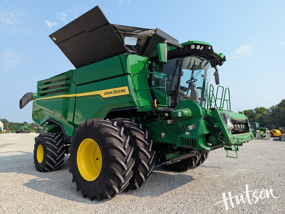 Photo of 2023 John Deere X9 1100