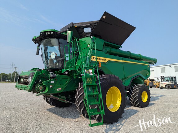 Photo of 2023 John Deere X9 1100
