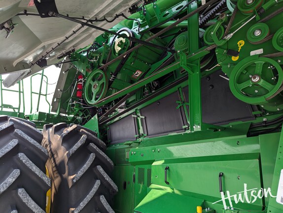 Photo of 2023 John Deere X9 1100