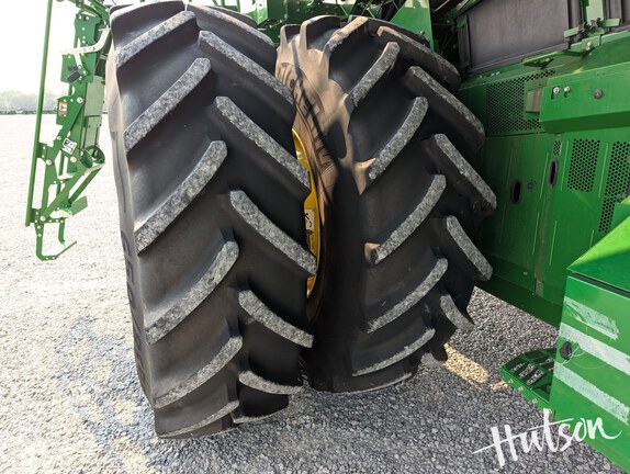 Photo of 2023 John Deere X9 1100