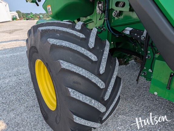 Photo of 2023 John Deere X9 1100