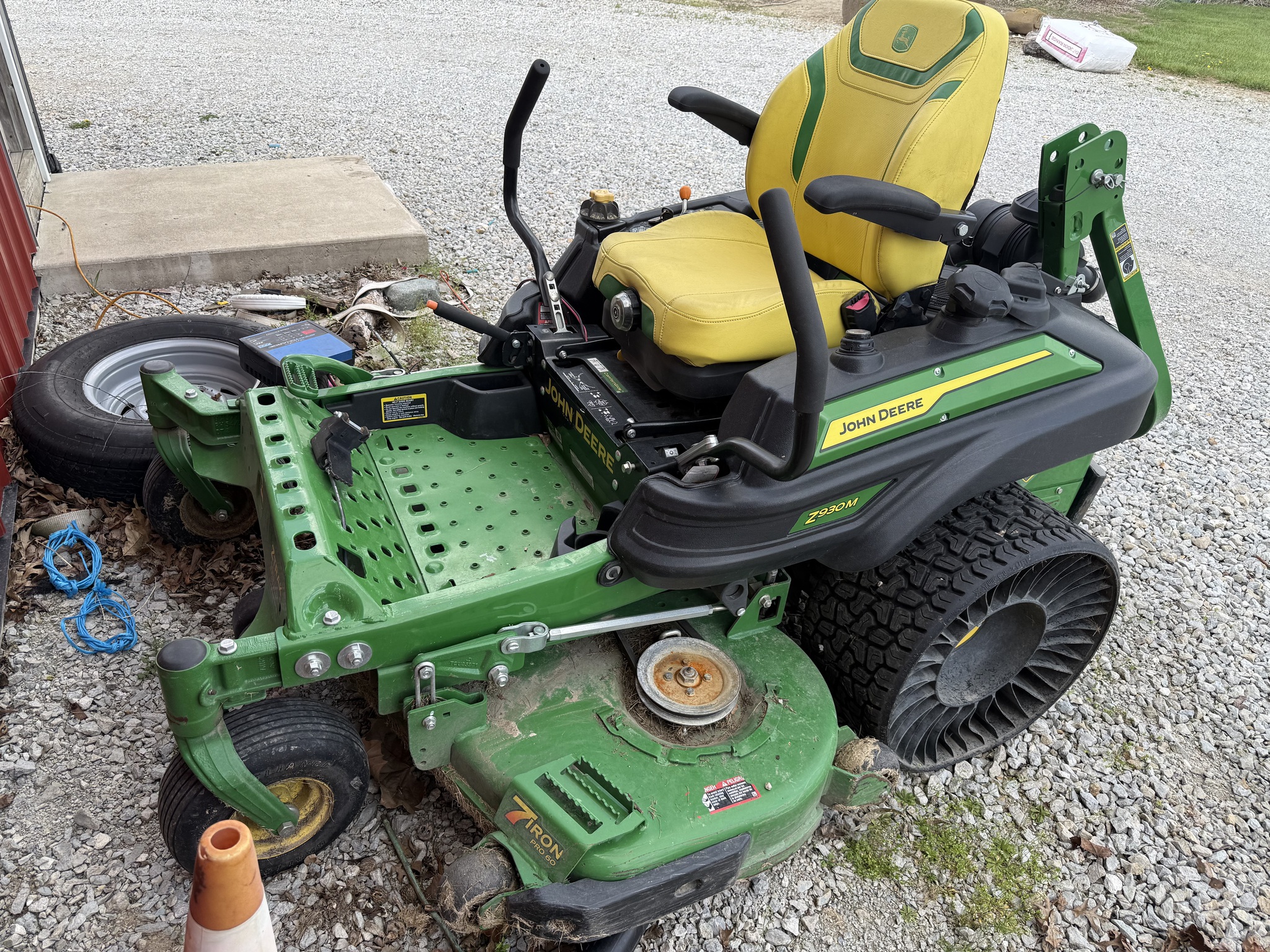 2023 John Deere Z930M Image 1