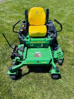 2023 John-Deere Z720E