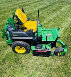 2023 John-Deere Z720E