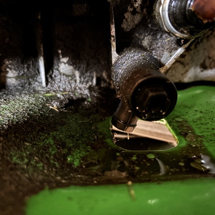 Used 2007 John Deere 757 Zero Turn Mowers at Koenig Equipment in Richmond, IN - Photo9
