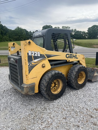 2015 Gehl R220