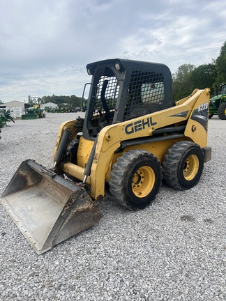 2015 Gehl R220