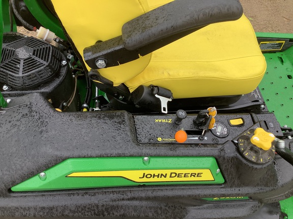 Photo of 2024 John Deere Z920M