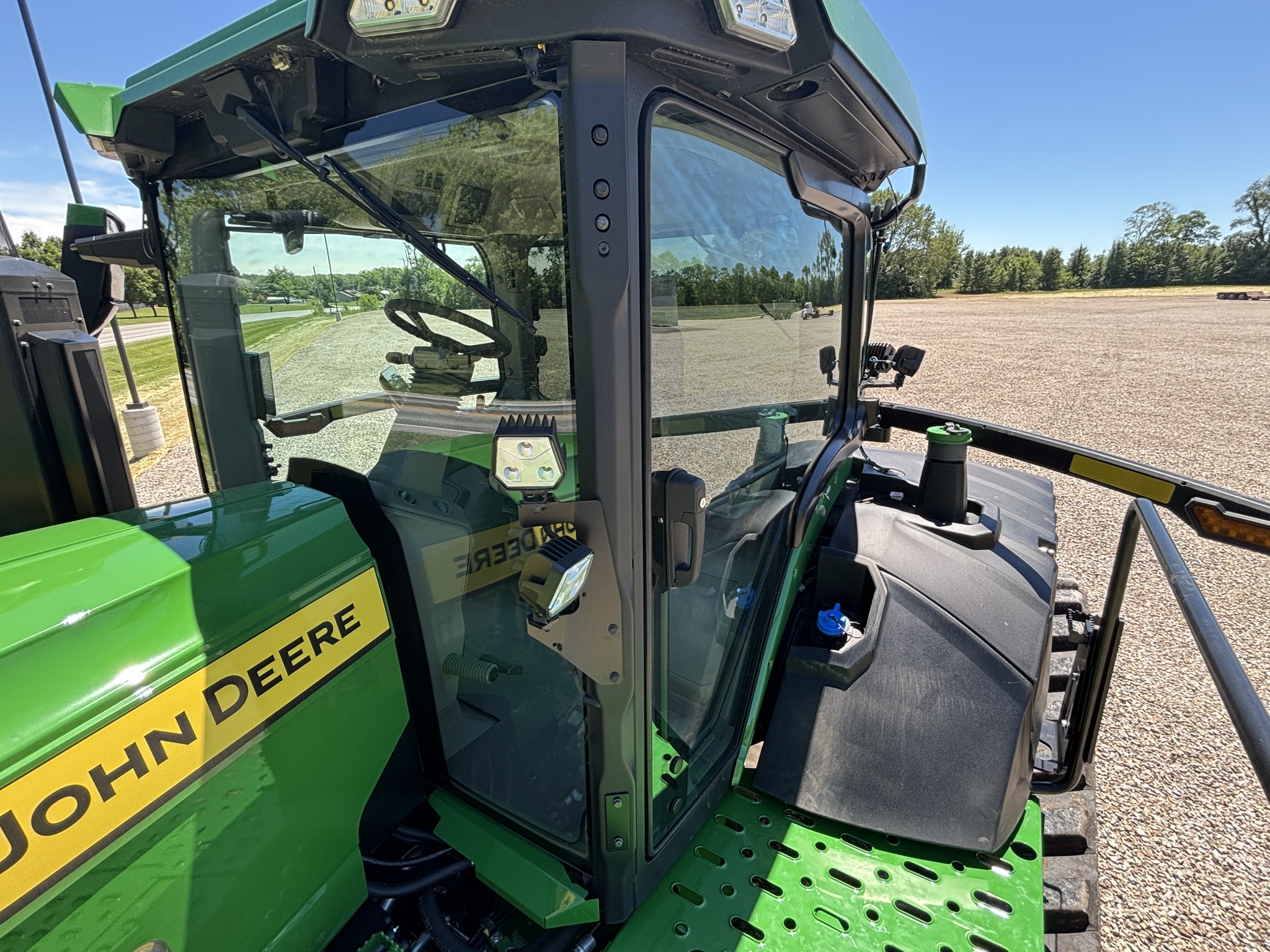 Used 2025 John Deere 9RT 540 Track Tractors at Koenig Equipment in Knightstown, IN - PhotoXL3