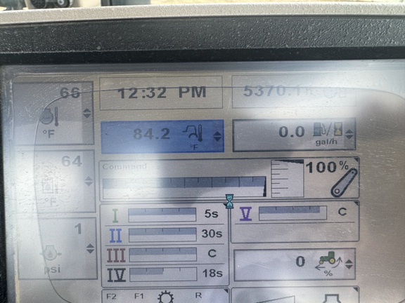 2011 John Deere 8360R - Photo22