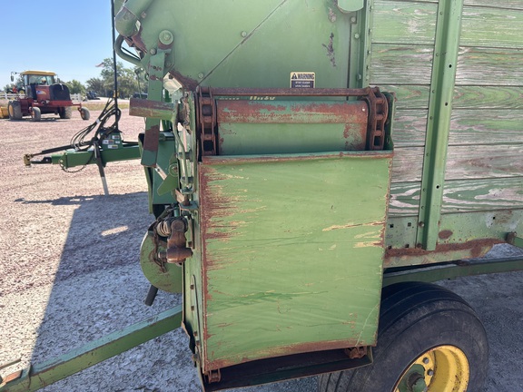 John Deere Chuck (5th thumbnail)