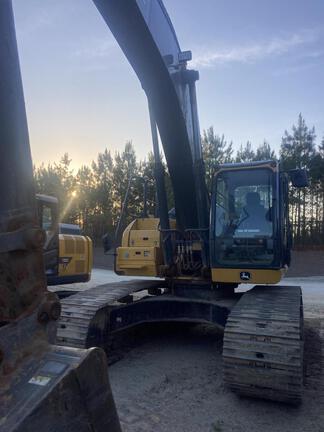 Photo of a 2023 John Deere 300G LC
