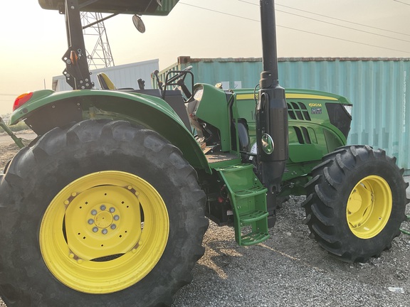 Photo of 2018 John Deere 6120M