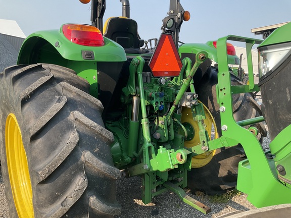 Photo of 2018 John Deere 6120M